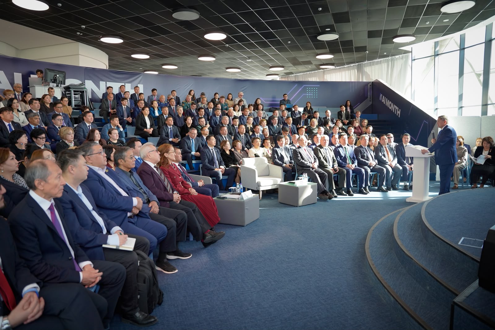 ФОРУМДА АТЫРАУ УНИВЕРСИТЕТІНІҢ ЖЕТІСТІКТЕРІ АЙТЫЛДЫ