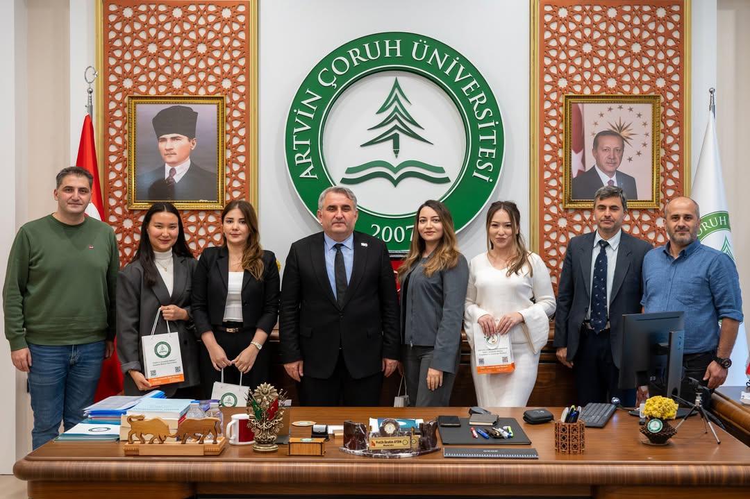 Artvin Çoruh Üniversitesi (Түркия) университетіндегі оқытушының академиялық ұтқырлығы