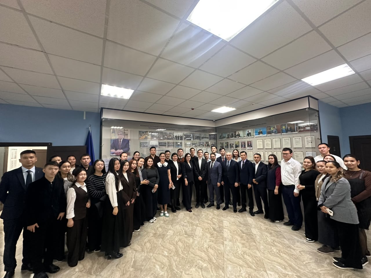МЕМЛЕКЕТТІК ҚЫЗМЕТШІЛЕРГЕ «LANGUAGE DAY» ҰЙЫМДАСТЫРЫЛДЫ