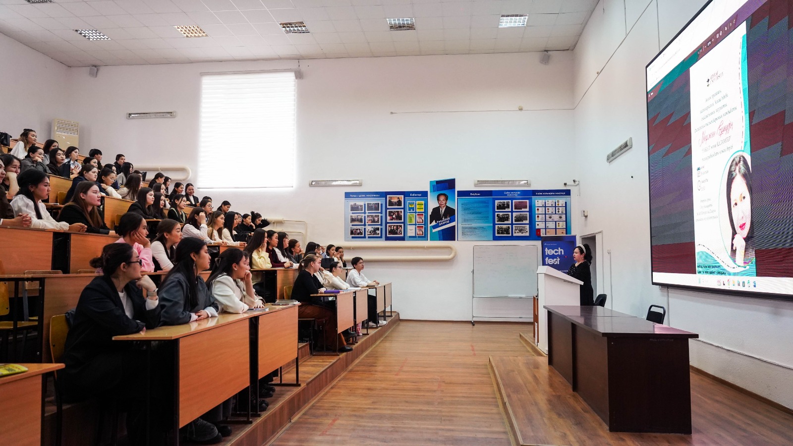 «Уақыт және қаламгер»: ақын Маржан Ершумен қонақ дәріс өтті