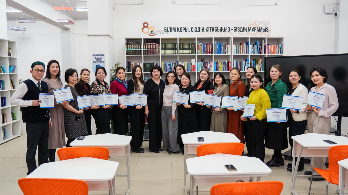 «IT және AI-ды оқу үдерісінде қолдану және құру» тақырыбындағы біліктілікті арттыру курсының III кезеңі өтті