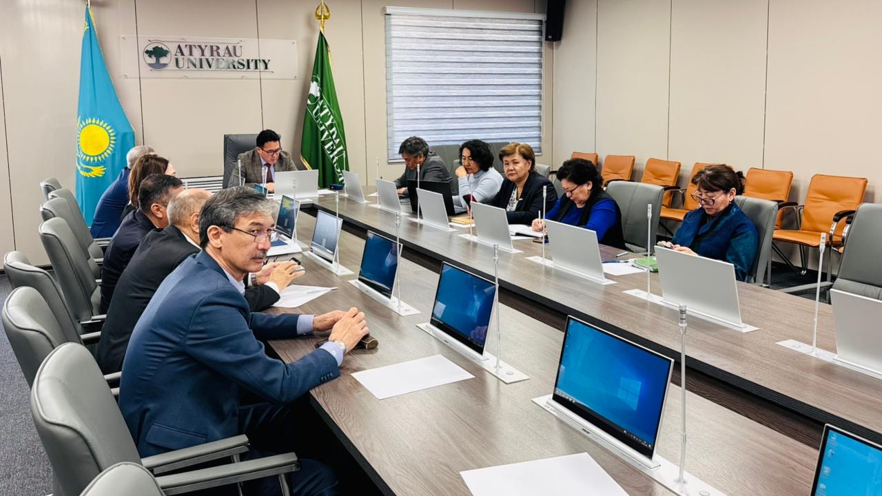 Атырау университетінде халықаралық ғылыми байланыстарды кеңейтуге арналған кездесу өтті