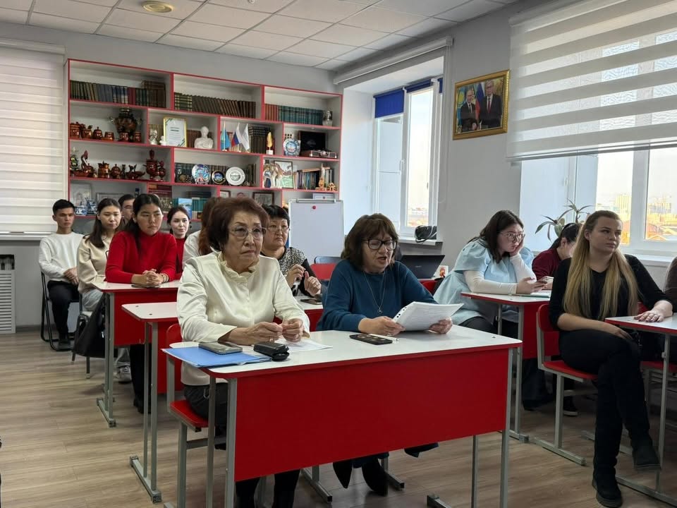 «Орыс тілі мен әдебиетін оқытудың лингвомәдениеттанымдық аспектісі» атты әдістемелік семинар