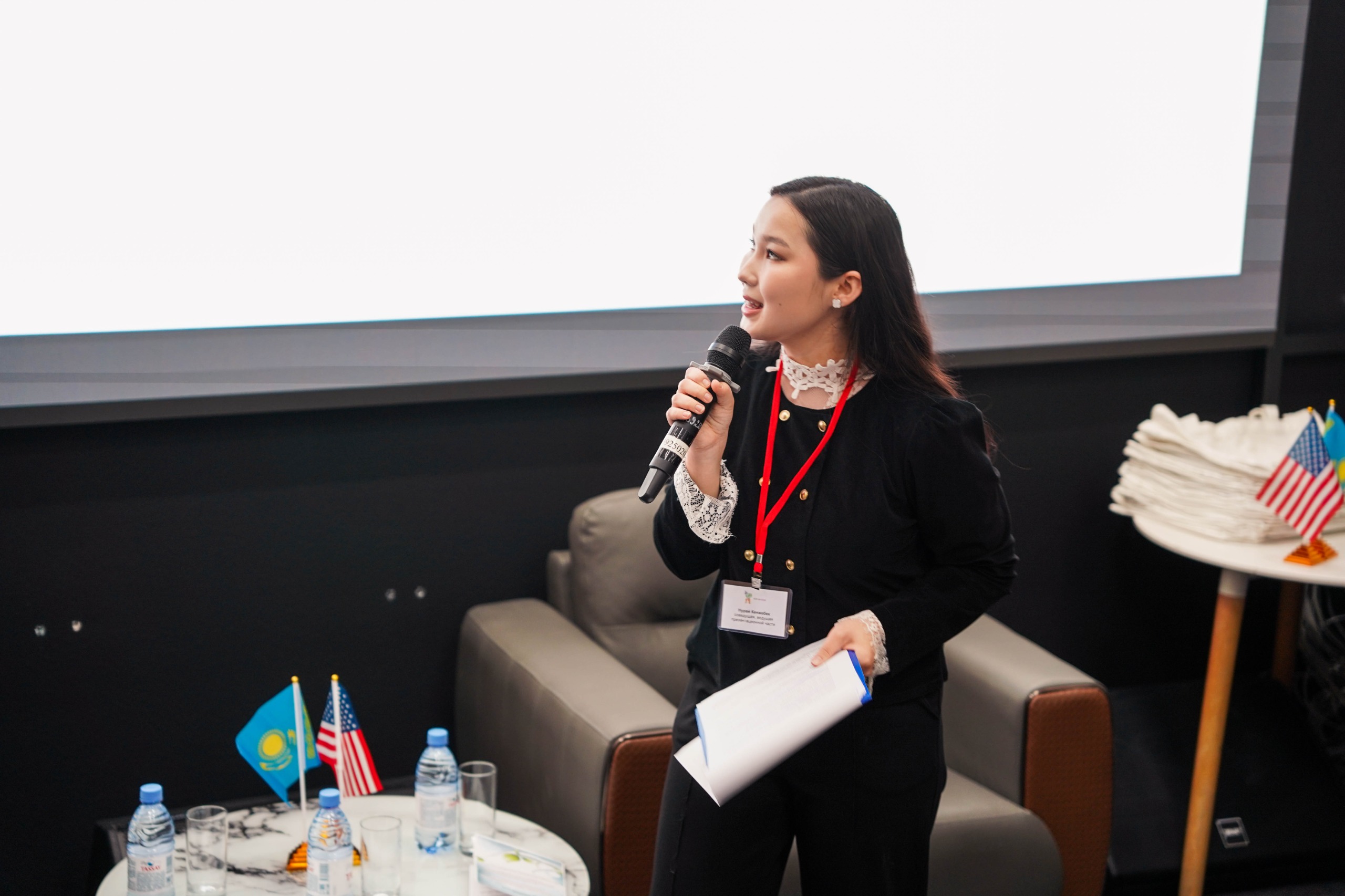 “ECO QYZDAR”: STUDENTS MEET WITH EXPERIENCED ENVIRONMENTAL PROFESSIONALS