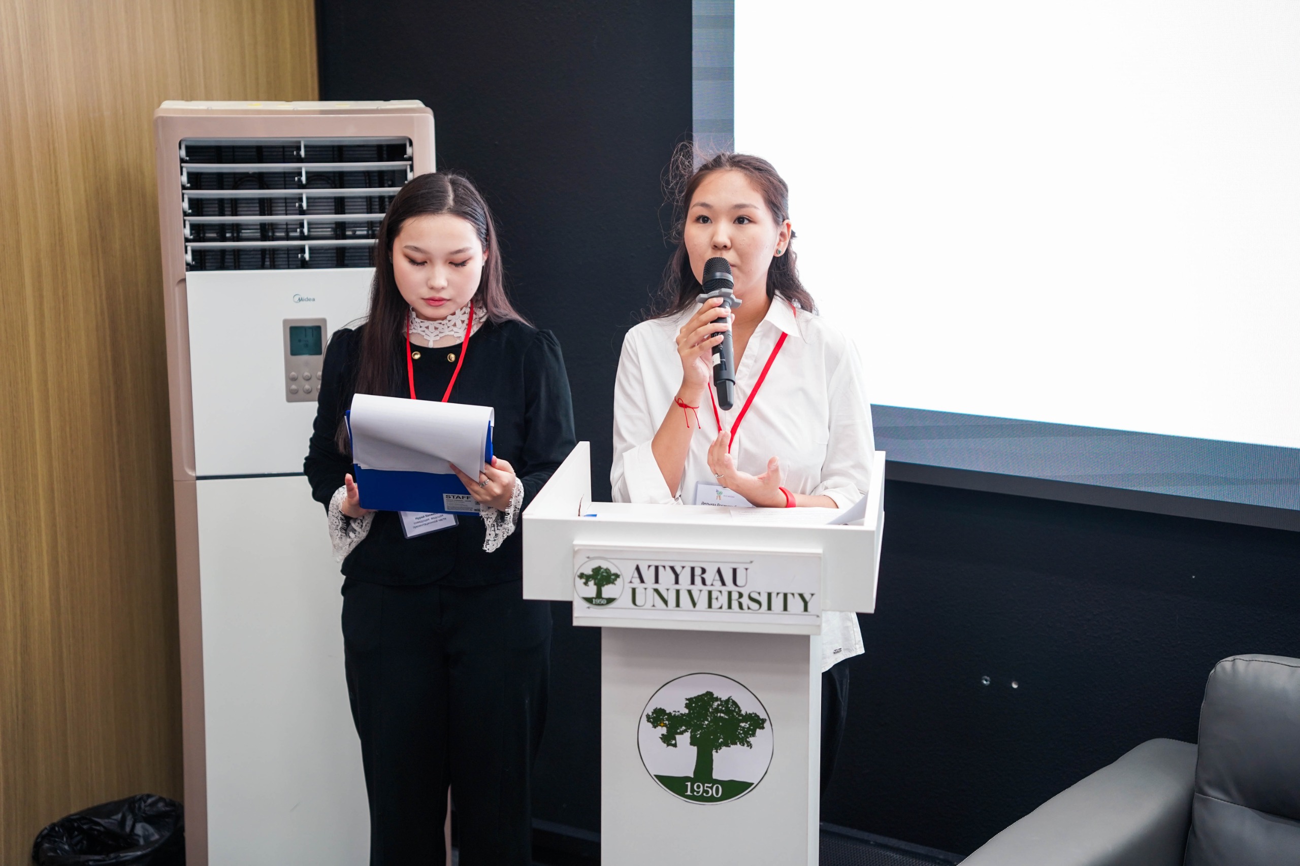 “ECO QYZDAR”: STUDENTS MEET WITH EXPERIENCED ENVIRONMENTAL PROFESSIONALS