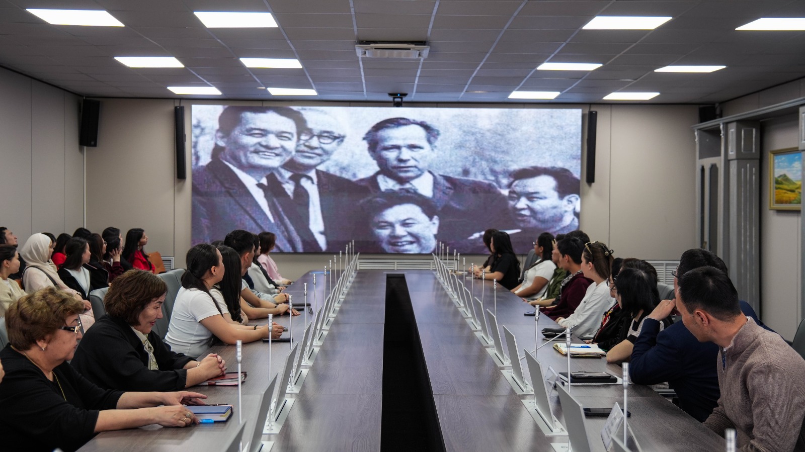 A Scientific Seminar Dedicated to the Outstanding Figure Tauman Amandosov Was Held at Atyrau University